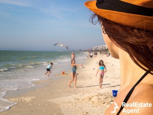 beach-scene-pretty-women.jpg